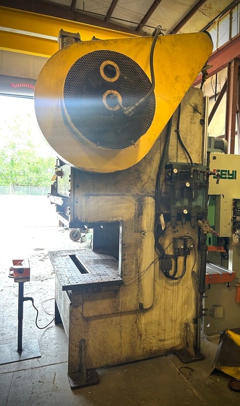 60 Ton, Blow #GD-60, 6" stroke, 21" Shut Height, 60" RL x 18" FB, 110 SPM, air clutch & brake, 1982 - Image 5