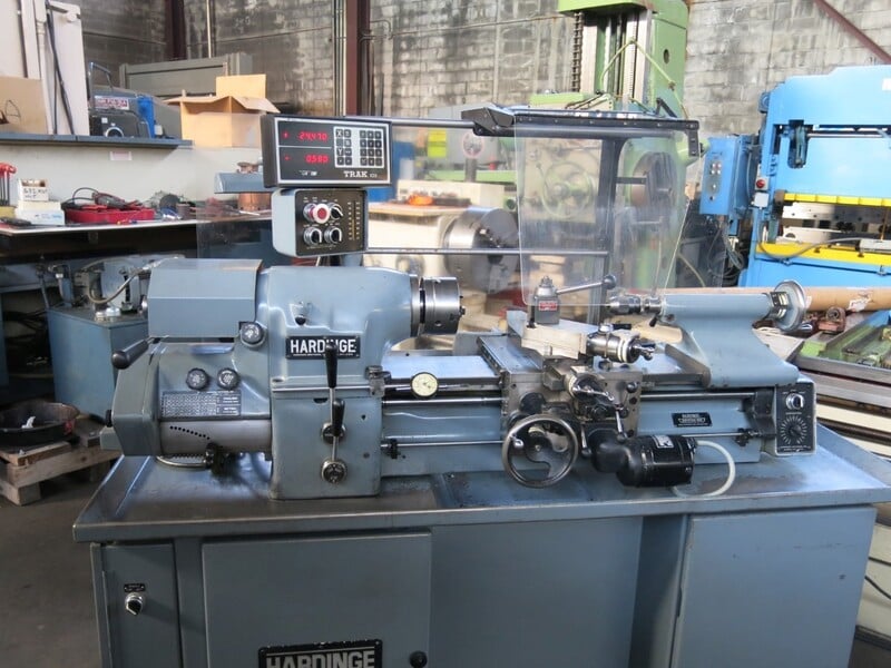 11" x 18" Hardinge #HLV-H, Precision Toolroom Lathe, inch/metric threading, 5" chk, Trak digital read out - Image 5