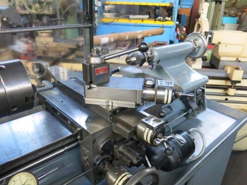 11" x 18" Hardinge #HLV-H, Precision Toolroom Lathe, inch/metric threading, 5" chk, Trak digital read out - Image 7