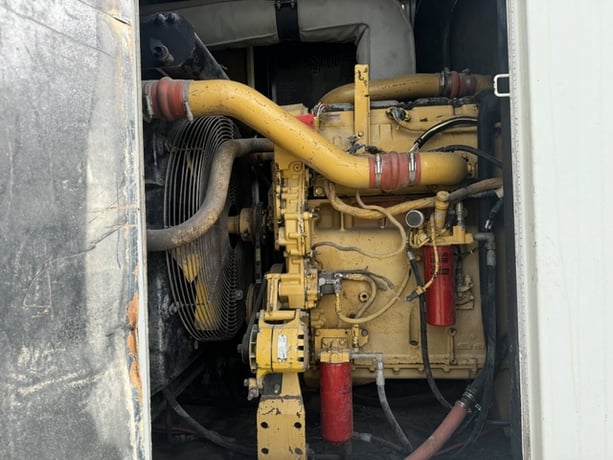 365 KW Caterpillar #3456, Diesel Generator, 1800 RPM, 0 Hours, 480 Volts, 2001 - Image 2