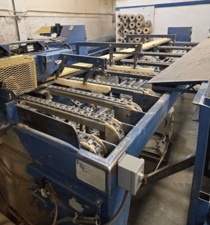 MSL Moulder Infeed Conveyor, 12' motorized chain driven - 4 chains - Image 4