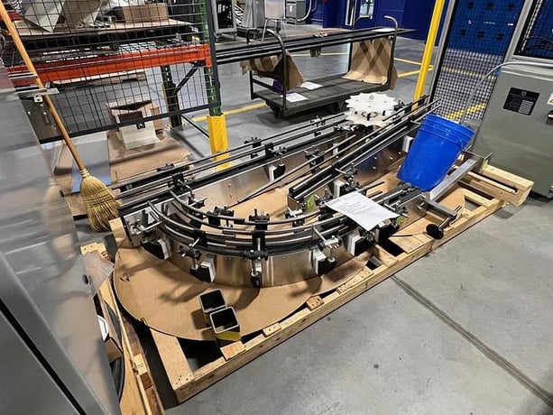 E-pak, 20 head gravity hazardous filler, Allen Bradley controls, conveyor, 42" x 48" liquid tote - Image 3