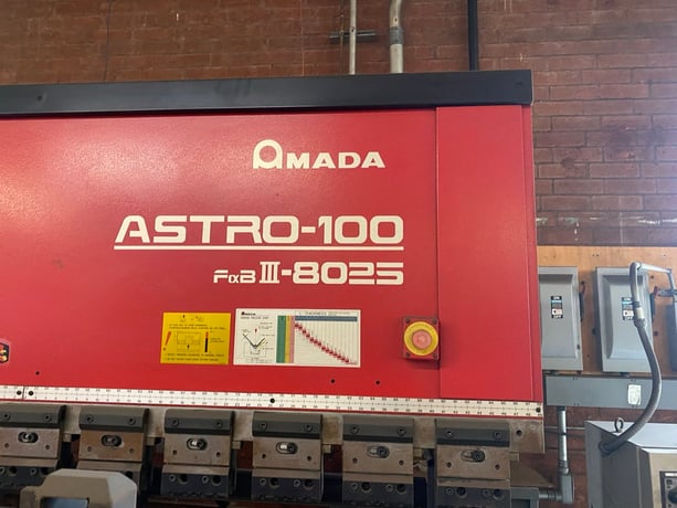 80 Ton, Amada #Astro-FBD8025, robot hydraulic press brake, 10' overall, 86.6" between housing, 1998 - Image 3