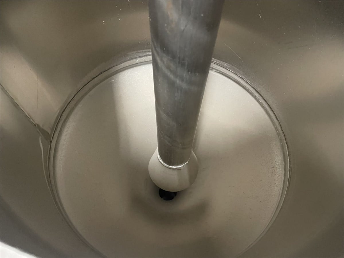 Conair #CH 16-6, 200 lb. Drying Hopper, Stainless Steel - Image 3