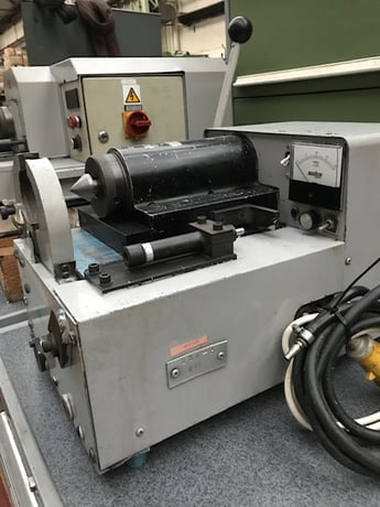 2" Clarke & Lewis #2SD-3, air vise, flares/squares/burrs, 1/8"-2" OD, beads 7/16"- 1-1/2", vari-speed, 1/2 HP - Image 2