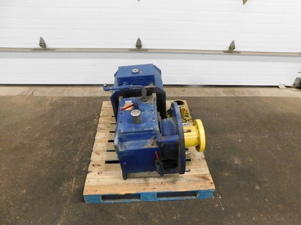 Flender #4397925-0040-008, gear reducer, 13.985:1. 127.28/MIN. - Image 2