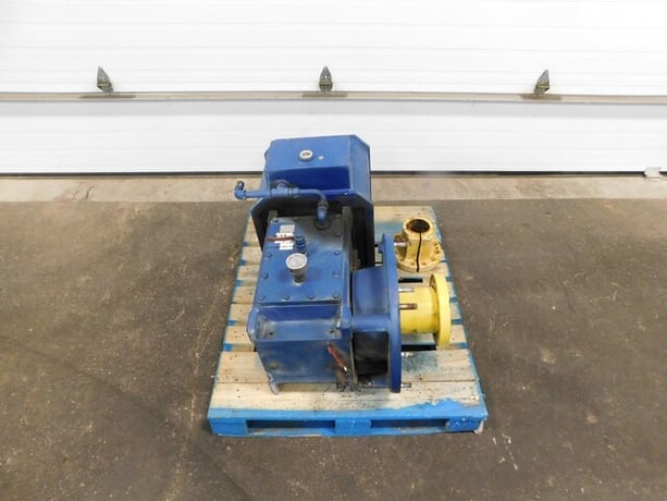 Flender #4397925-0040-011, gear reducer, 13.985:1. 127.28/MIN. - Image 2