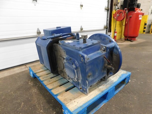 Flender #4397925-0040-011, gear reducer, 13.985:1. 127.28/MIN. - Image 3