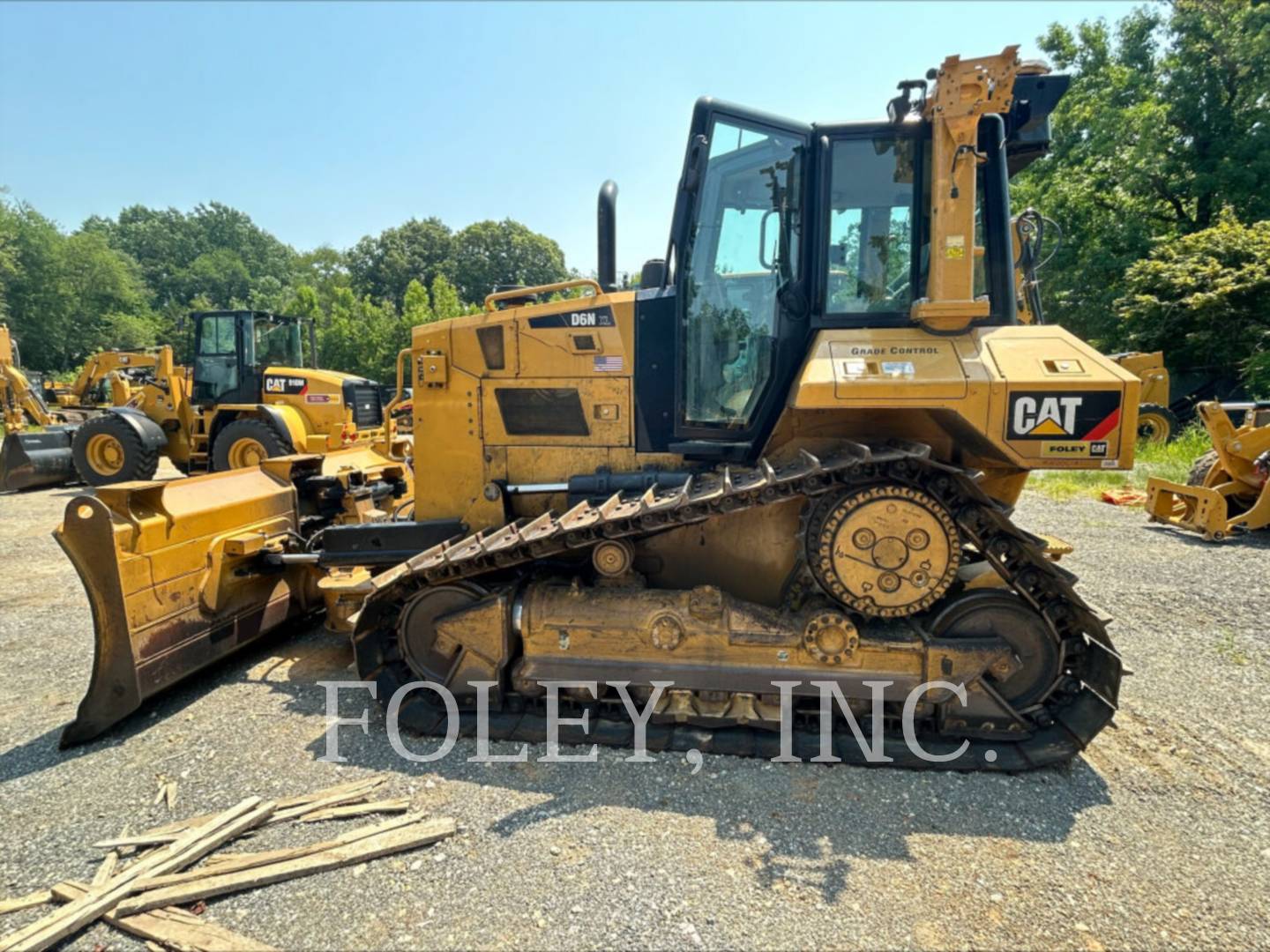 Caterpillar D6NXL, Crawler Dozer, 2647 hours, S/N: NJN00668, 2019 - Image 1