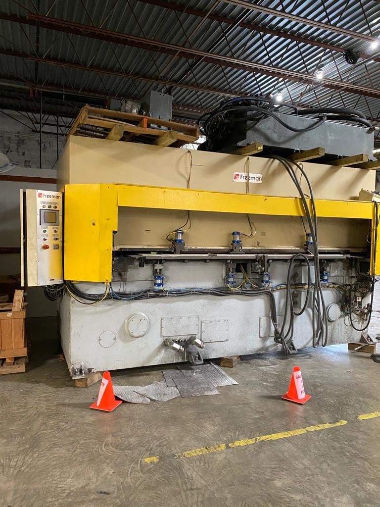300 Ton, Freeman #BP300-7118, Full Head Hydraulic Cutting Press, 9.8 stroke, 2004 - Image 2