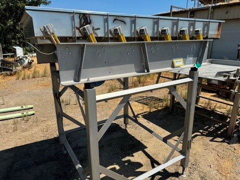 46" wide x 7' long, Best #2199-225-1, Stainless Steel vibratory feeder, 8" high sidewalls, dual vibrator - Image 2