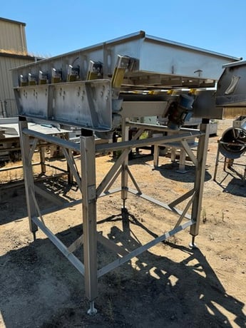 46" wide x 7' long, Best #2199-225-1, Stainless Steel vibratory feeder, 8" high sidewalls, dual vibrator - Image 3