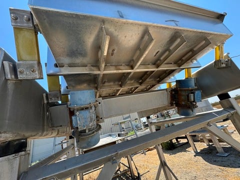 46" wide x 7' long, Best #2199-225-1, Stainless Steel vibratory feeder, 8" high sidewalls, dual vibrator - Image 5