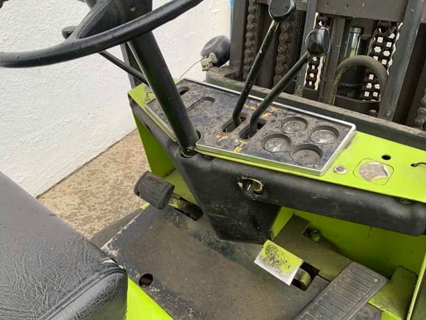 5500 lb. Clark #C500-55, LP gas forklift, 244" lift height, protective roll cage, automatic transmission - Image 4
