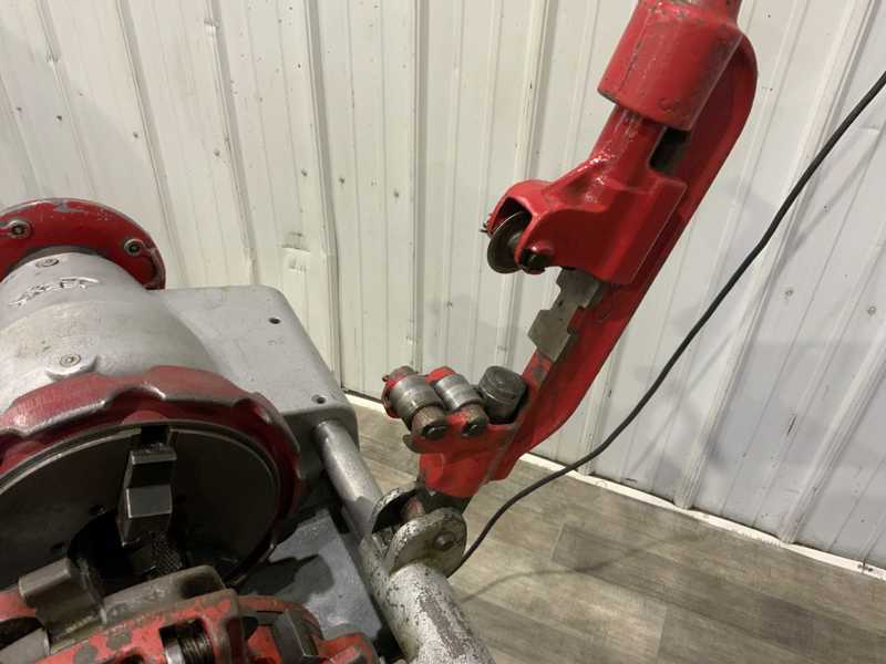 1/2" - 2" Rex #6390, pipe & bolt threader, 5" carriage travel, 3 die heads, 1/2 HP, serial #901387 - Image 4