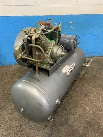 10 HP Dayton, Speedaire #3Z063D, industrial duty horizontal aur