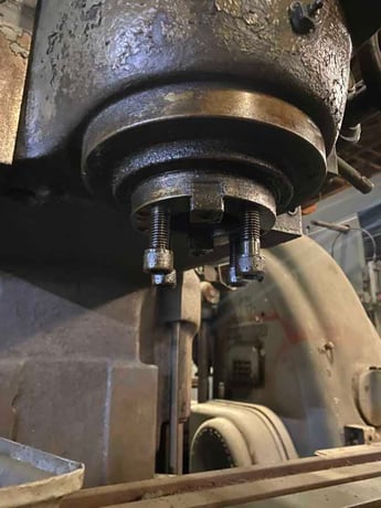 Cincinnati #4, vertical mill, 16-1/4" x78-1/2" table, 7.5 HP, #50 NS, 18" throat, rapid traverse - Image 3