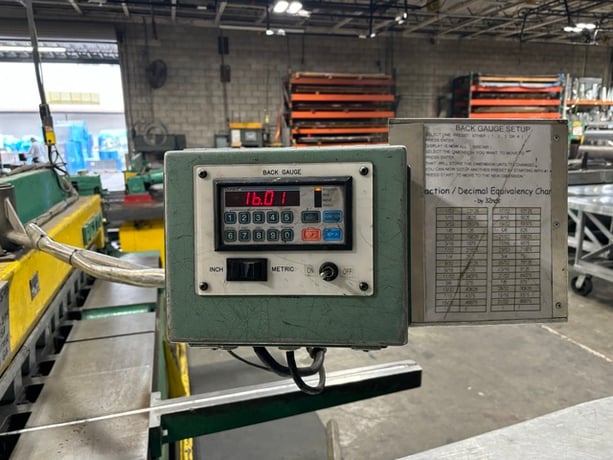 10 gauge x 10' Pexto #10-U-10B, mechanical power squaring shear, 24" front operated power back gauge - Image 4