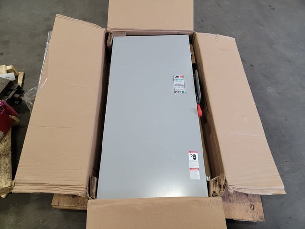 400 Amp. Siemens, HFC325NA, fused disconnect, 3-pole, 240 Volts, new surplus - Image 1