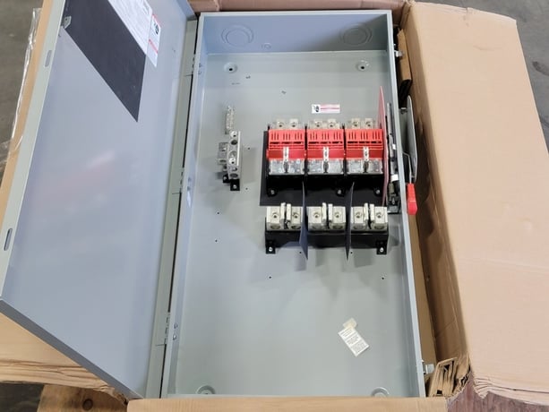 400 Amp. Siemens, HFC325NA, fused disconnect, 3-pole, 240 Volts, new surplus - Image 3