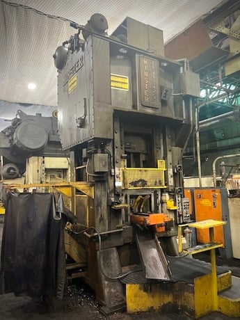 400 Ton, Minster #E2-400-42-42, straight side double crank press, 8" stroke, 38" Shut Height, 42" RL x 42" FB - Image 1