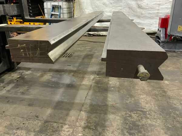 121" L, Female brake die, 3-3/4" die width, 7" die height, 2-1/2" die opening, 1/2" tang - Image 1