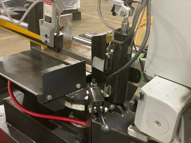 13" x 18" Hyd-Mech #S20, Horizontal Cut-Off Bandsaw, 31" H Table, 1" x 14" Blade, 45-330 SFM, 0-45 deg. Angle - Image 7