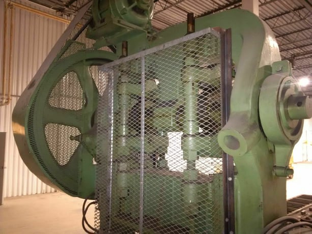 60 Ton, Bliss, straight side double crank Power Press, automatic feed, 2" -4" Stroke, 30" L-R x 16" F-B Bed - Image 2