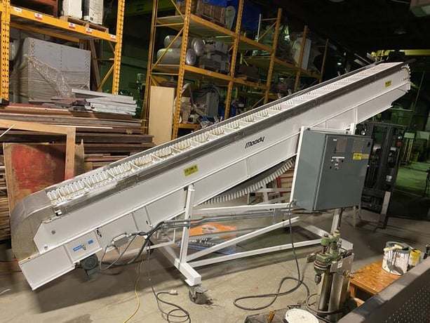 Moody, Belt w/Pocket/Bucket Type Conveyor, elevating, 14" width Belt, 9" x 10" x 3" H Basket, adjustable - Image 1