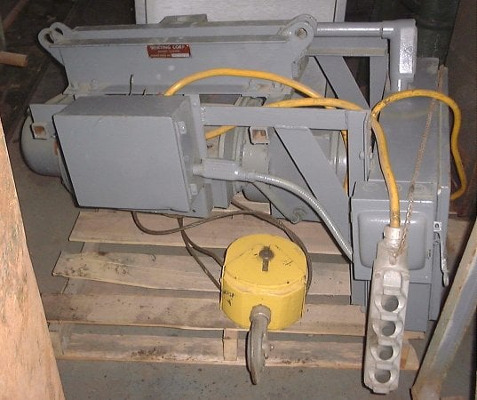 3 Ton, P & H - Whiting #223F41, Hoist, Electric, 6000 lb. capacity, 15' Lift, 7-20 FPM, (4) pendant, 220 V - Image 1