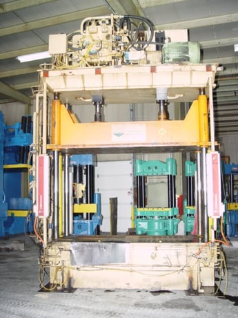 50 Ton, 100" x 42", down-act, 4-post, 66" daylight, 43" stroke, 32" operator height, 50 HP, #1662/1664 - Image 1