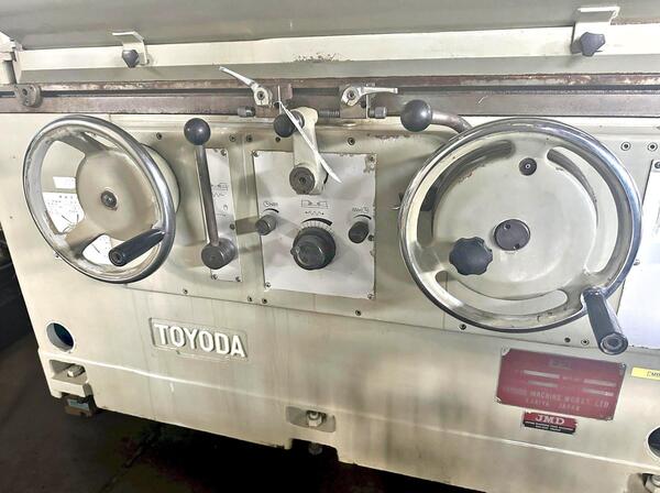 12" x 20" Toyoda #GOS32X50, cylindrical grinder, 16" wheel, 5 HP, coolant system - Image 2