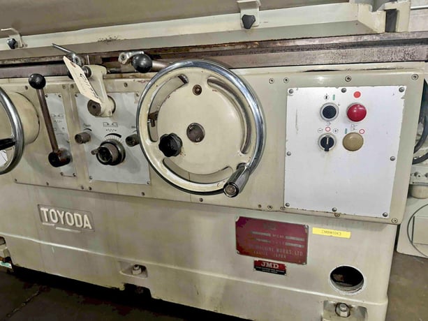 12" x 20" Toyoda #GOS32X50, cylindrical grinder, 16" wheel, 5 HP, coolant system - Image 4
