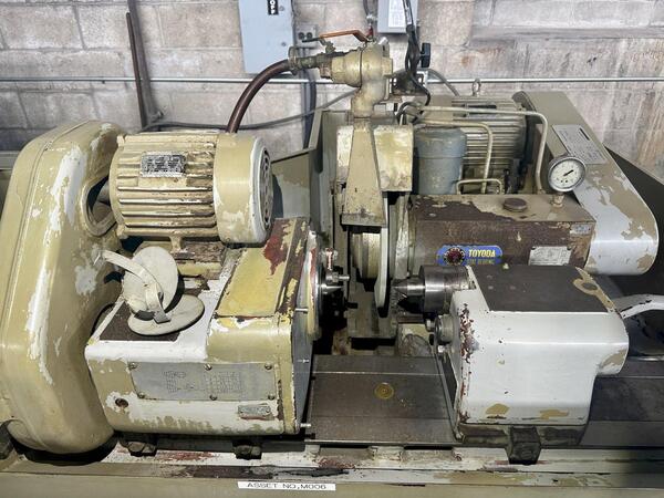 12" x 20" Toyoda #GOS32X50, cylindrical grinder, 16" wheel, 5 HP, coolant system - Image 5