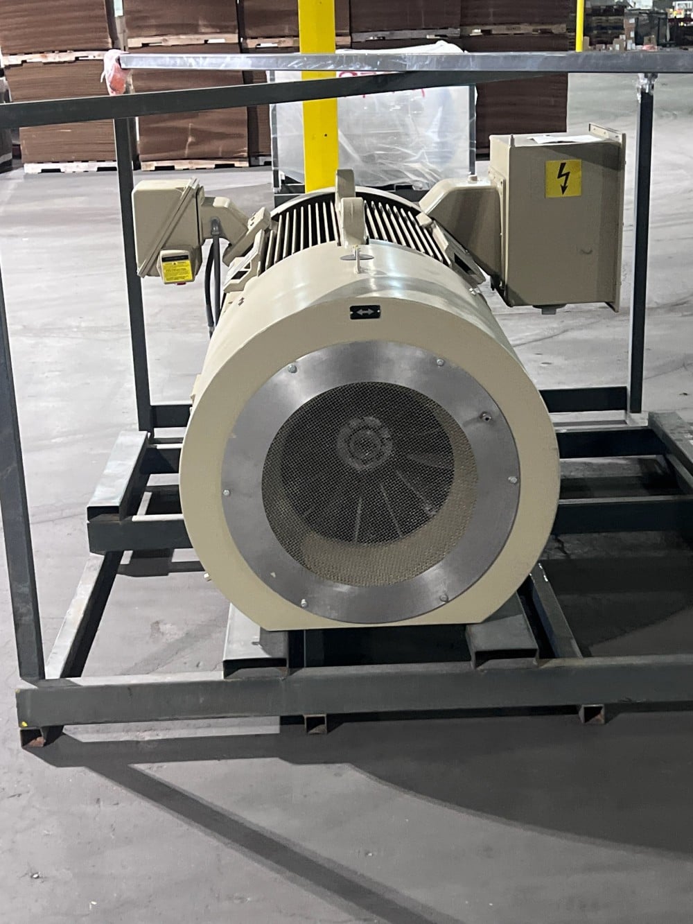 900 HP 1800 RPM General Electric, Frame 5809/10, TEFC, Ball Bearing, 1.15 service factor, 2300/4160 Volts - Image 3