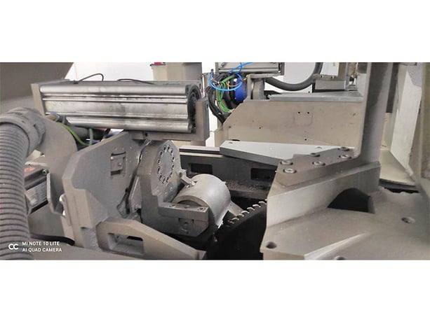 23.6" Mecal #TDC-622-Edgemaster, twin head automatic double end miter saw, 23.6" blade, 2016 - Image 7