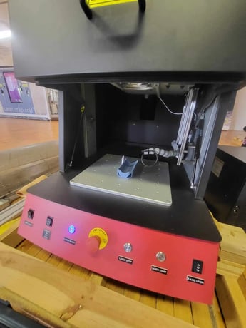 Keyence #MD-U1012C, 3-Axis, 355 nm wavelength, 3 watt/40 KHz output, 4.92" x 4.92" x 1.65"marking area, low - Image 5