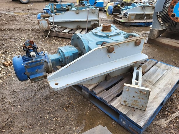 3 HP, 1755 RPM, SEW-Eurodrive #KA127R77AM182-KS, 704.00 :1 ratio gear reducer, 575 Volts - Image 5