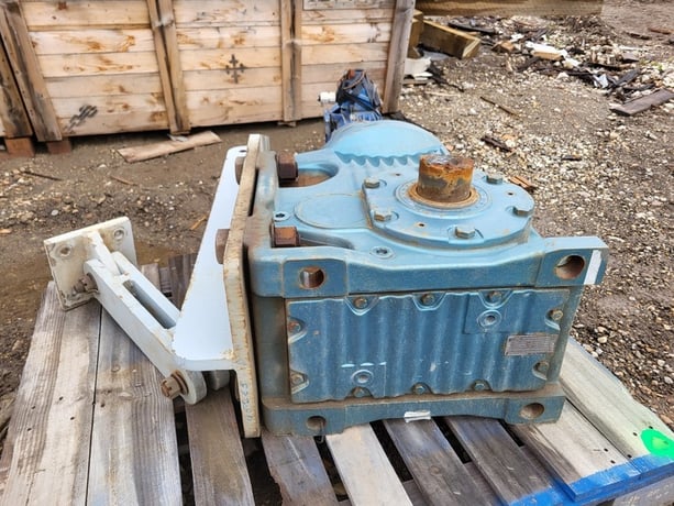 3 HP, 1755 RPM, SEW-Eurodrive #KA127R77AM182-KS, 704.00 :1 ratio gear reducer, 575 Volts - Image 8