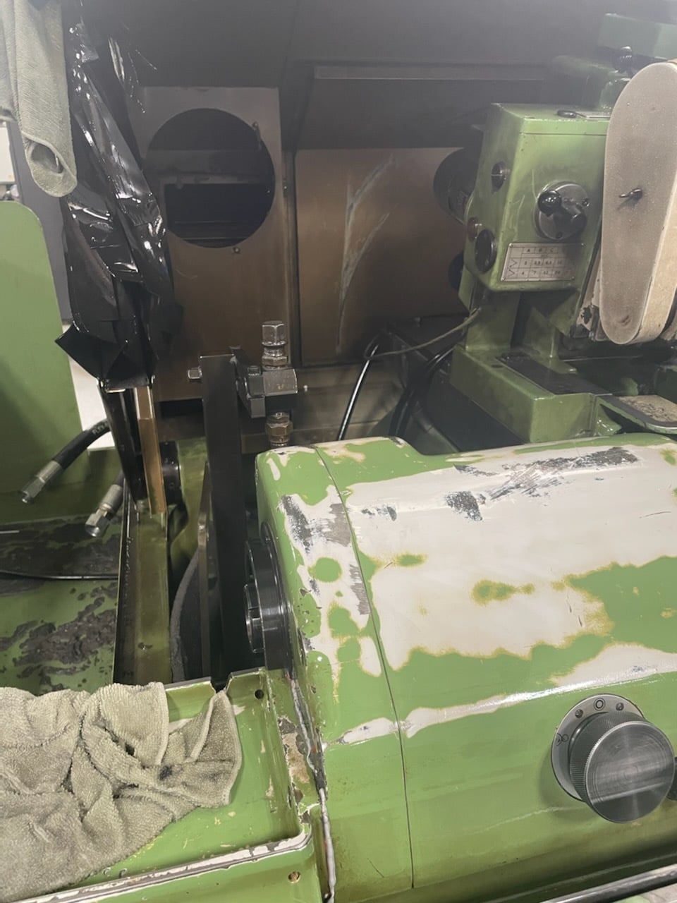 Reishauer #UL-900, thread & worm grinder, 36" thread length, 47" btwn centers, excellent condition - Image 6