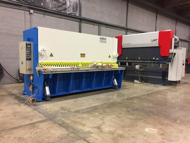 Krras #RAS-2010, 3/8" x 6' hydraulic guillotine shear, 10 holddowns, 40" Back Gauge, foot pedal w/ emergency - Image 1