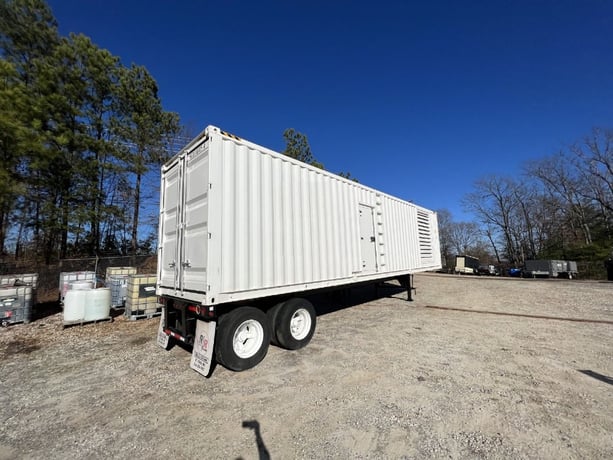 1000 KW Caterpillar #C32, diesel generator, standby, 277-480 Volts, 5 hours, new surplus, 2021 - Image 1