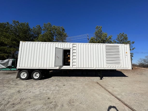 1000 KW Caterpillar #C32, diesel generator, standby, 277-480 Volts, 5 hours, new surplus, 2021 - Image 1