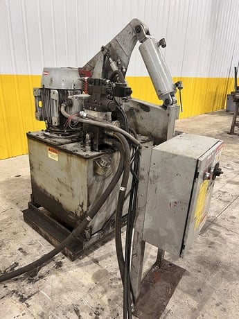 16" KRB #A114, hydraulic alligator shear, 15 HP, 15-50 SPM, feed table, hydraulic hold down clamp - Image 2