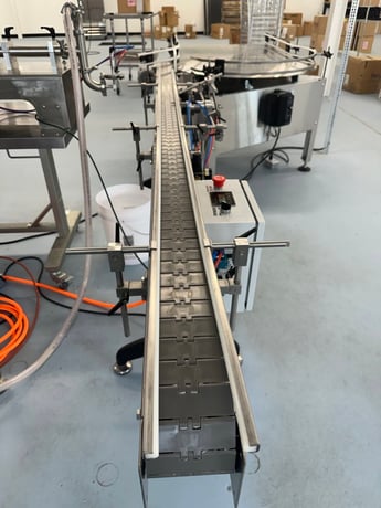 Accutek #SVF 02-002-000, Single Piston Filler with Conveyor, Heated & Agitated Hopper, 2014 - Image 2
