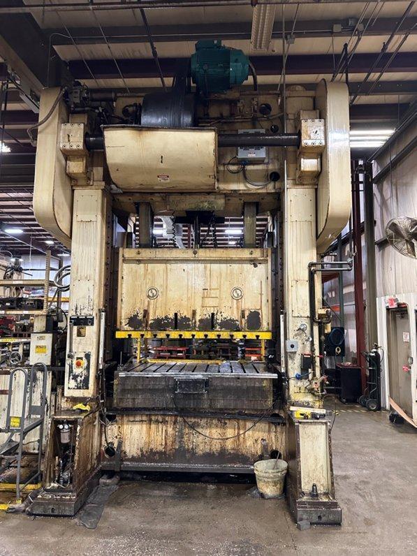200 Ton, Brown & Boggs #SS2-200-72-42, straight side double crank press, 10" stroke, 24" Shut Height, 10" - Image 2