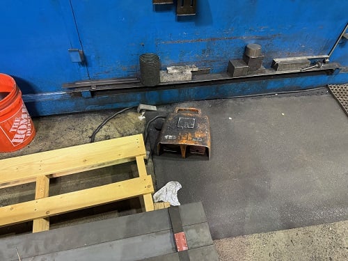 10 gauge x 12' Pacific #J110-12, hydrualic press brake, continuous, single stop, jog & self control - Image 2