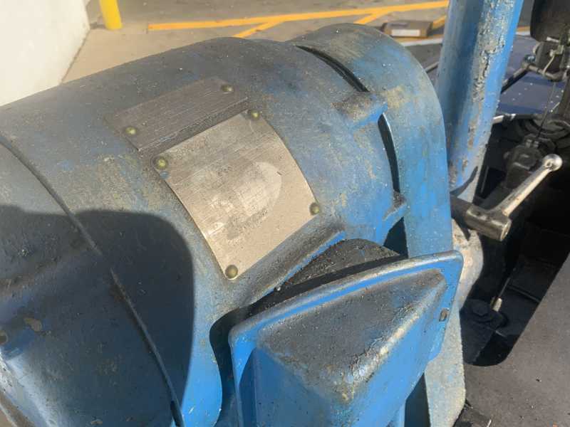 18" x 18" Marvel #8, vertical band saw, 14' 6" x 3/4" blade, power feed, 45° head tilt, 1 HP - Image 8