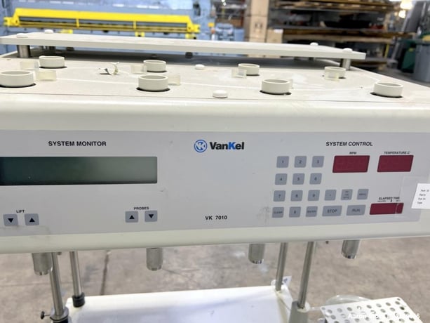 Lab Equipment, VanKel #10-0700. VK 7010 apparatus set up for 8 (4+4) spindles, (8) 3-1/2" diameter vessels - Image 5