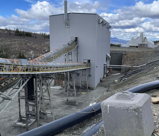 Troughed conveyor, 30" wide x 650' long, with cover & cat walk, support stands - Image 1